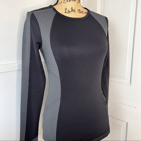 Athleta Spotlight Black and Gray Pin Stripe Pullover Long Sleeve Active … - Picture 5 of 14